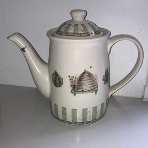 Pfaltzgraff Naturewood coffee pot Bee, leaf & Beehive Motif made in USA